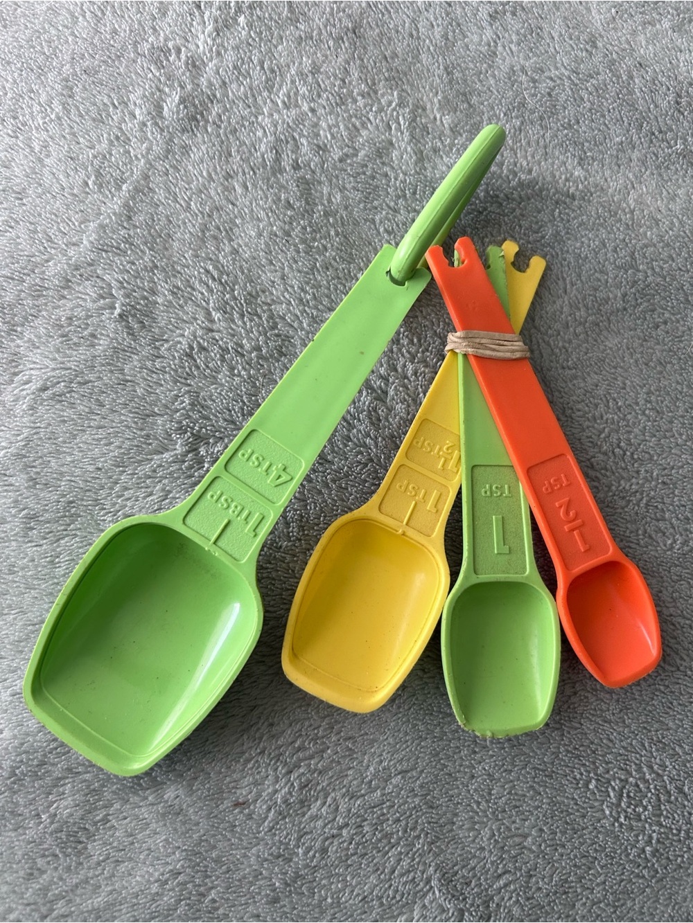 Tupperware Measuring Spoons - Picture 1 of 7